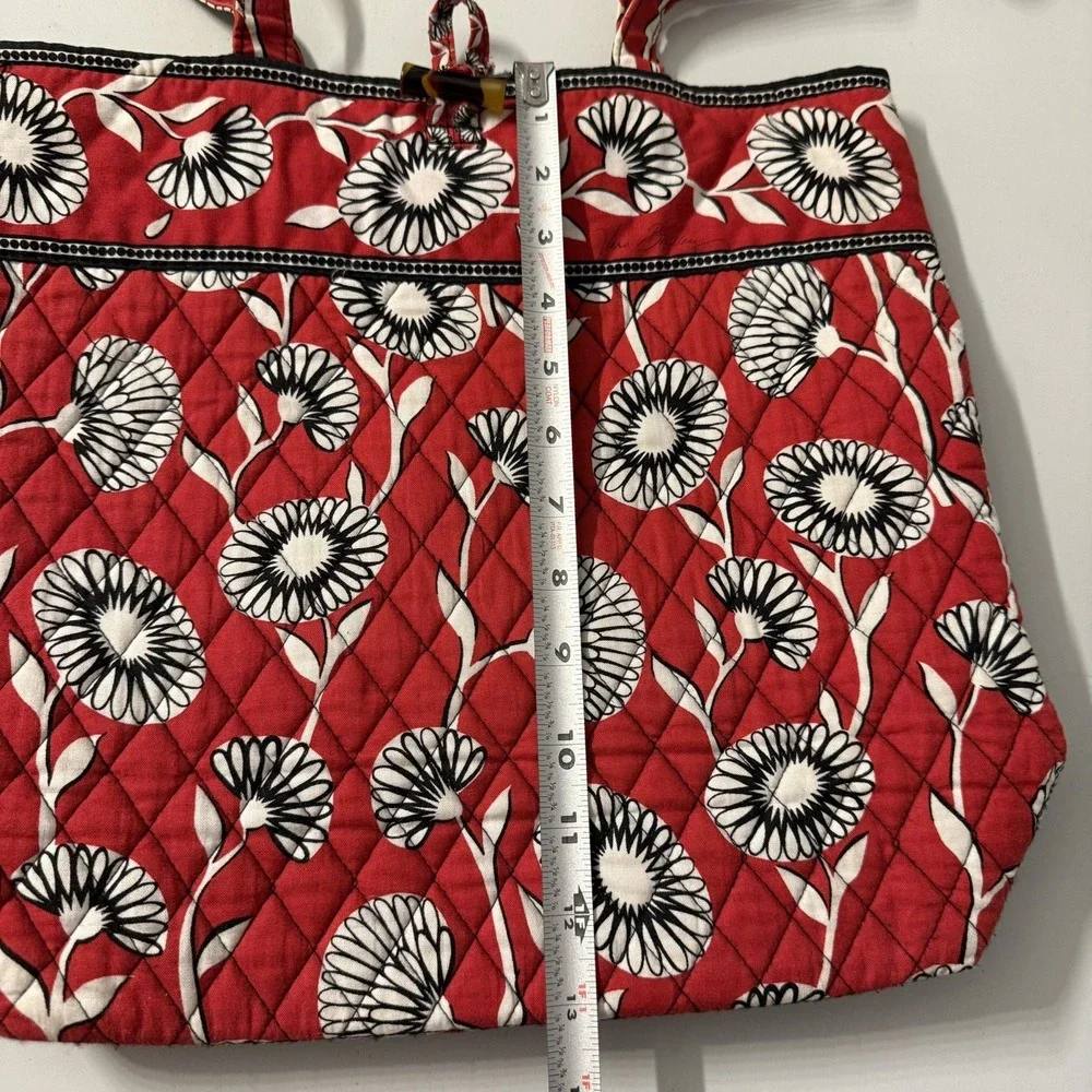 Vera‎ Bradley Deco Daisy Red Purse/Tote/Bag Roomy interior, perfect Boho/Chic